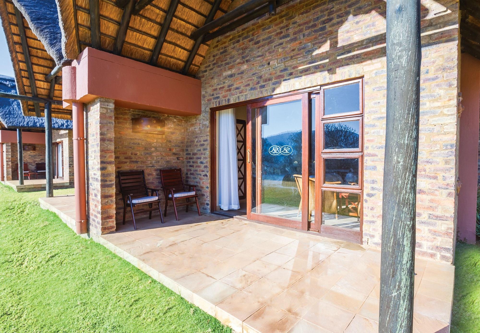 Kloofzicht Lodge&Spa Krugersdorp Exterior foto A typical chalet at the resort