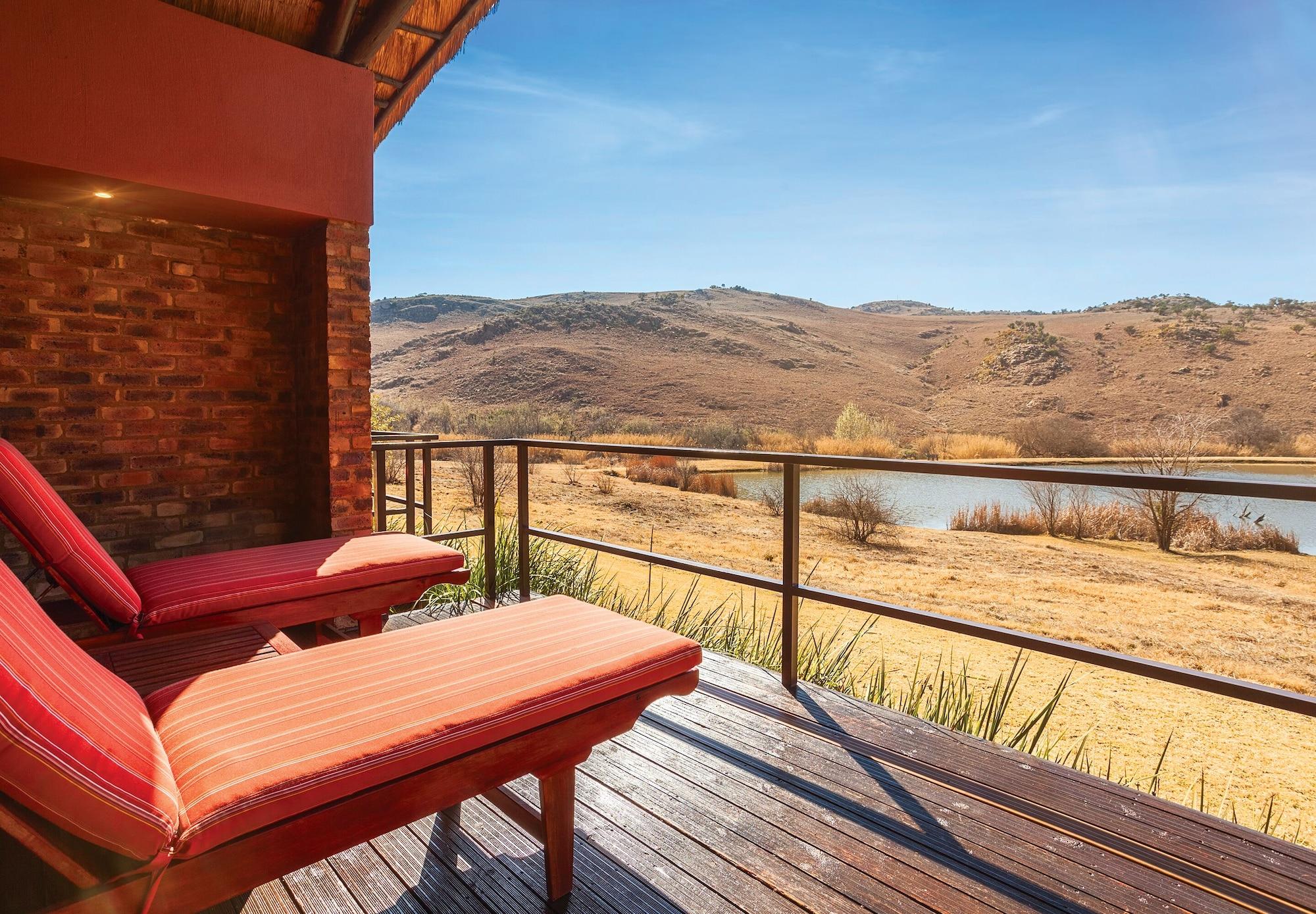 Kloofzicht Lodge&Spa Krugersdorp Exterior foto View from the deck of a suite at the Tswalu Kalahari Reserve