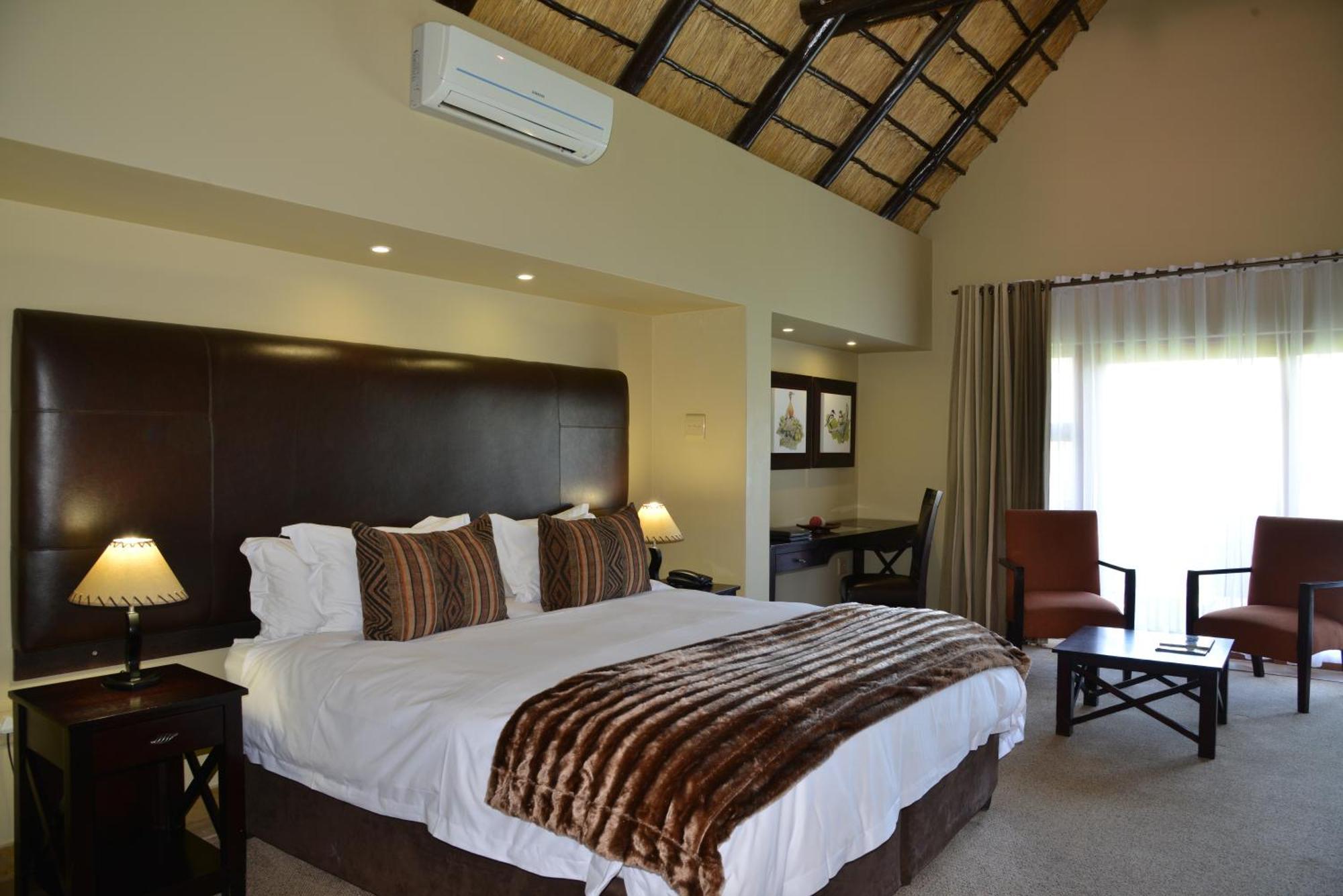 Kloofzicht Lodge&Spa Krugersdorp Zimmer foto A bedroom at the Tintswalo Safari Estate