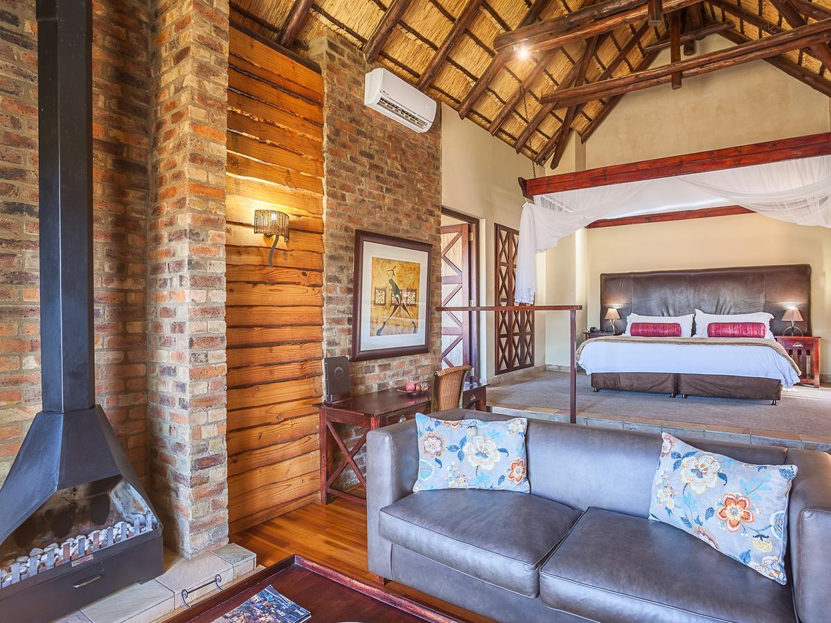 Kloofzicht Lodge&Spa Krugersdorp Exterior foto Executive Suite at the Oyster Box