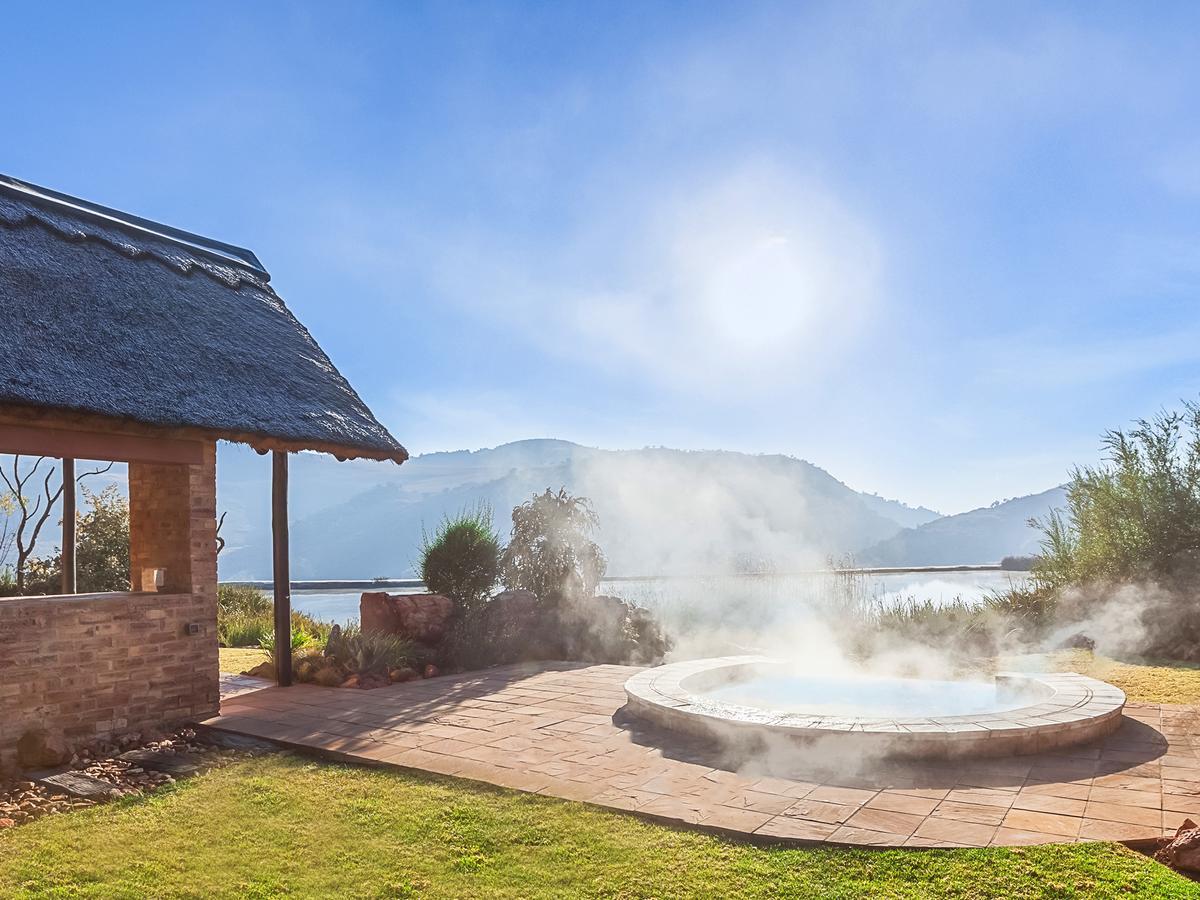 Kloofzicht Lodge&Spa Krugersdorp Exterior foto Hot springs in the resort